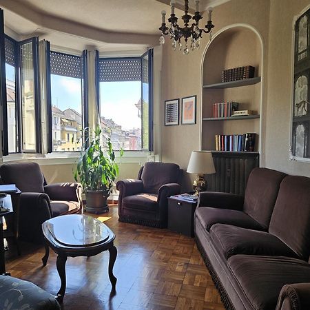 Homegallery - Elegante Appartamento Milanese Exteriér fotografie