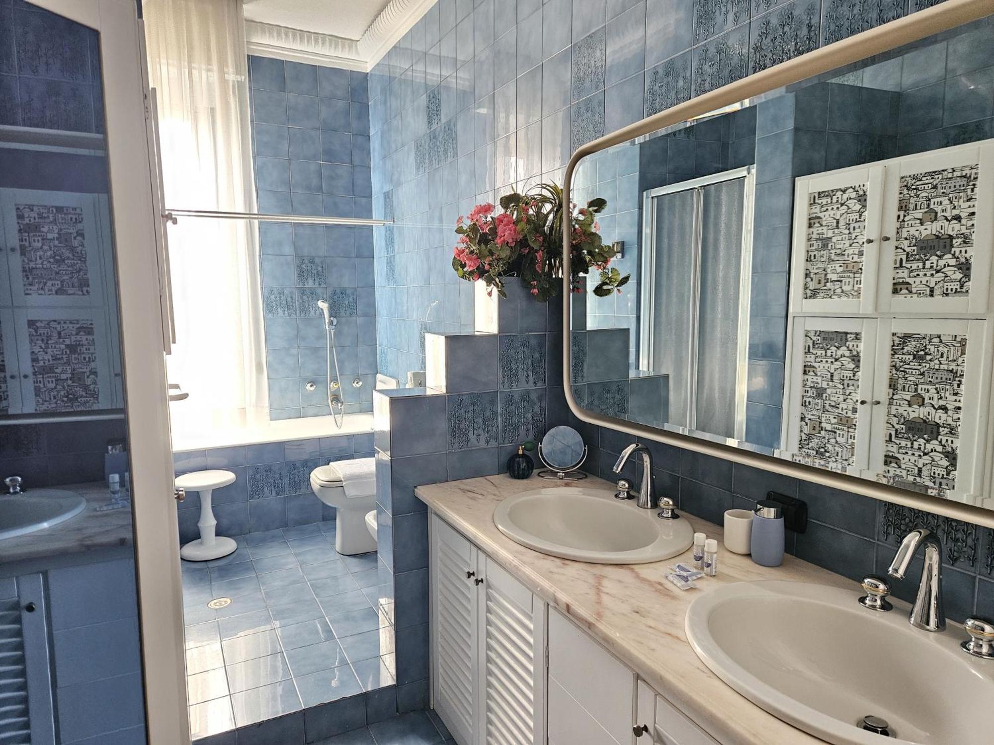 Homegallery - Elegante Appartamento Milanese Exteriér fotografie