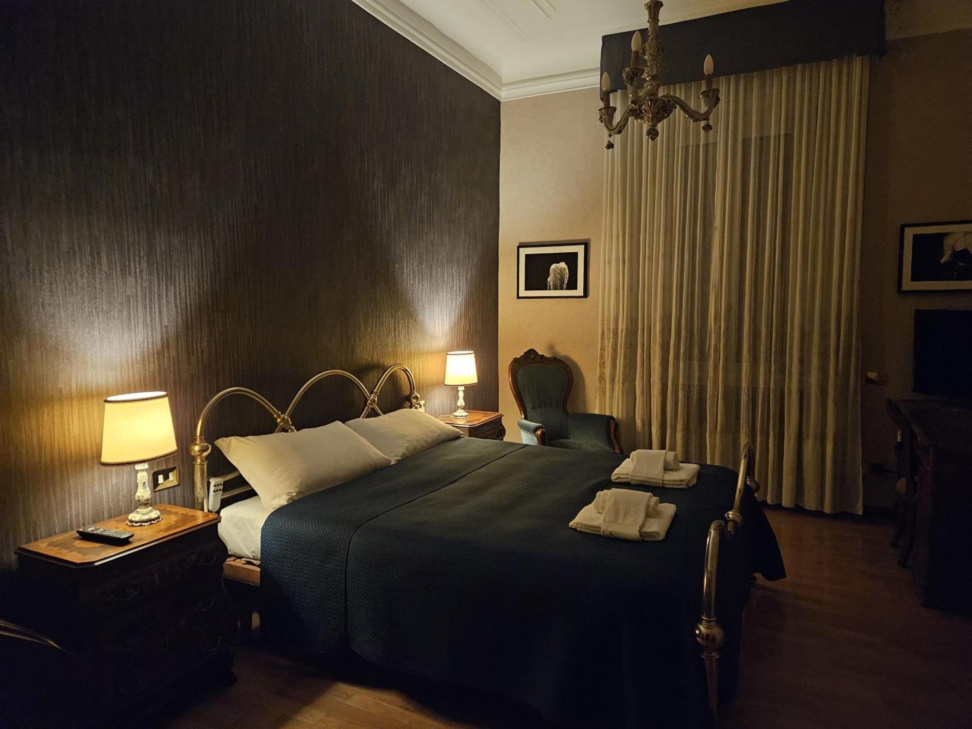 Homegallery - Elegante Appartamento Milanese Exteriér fotografie