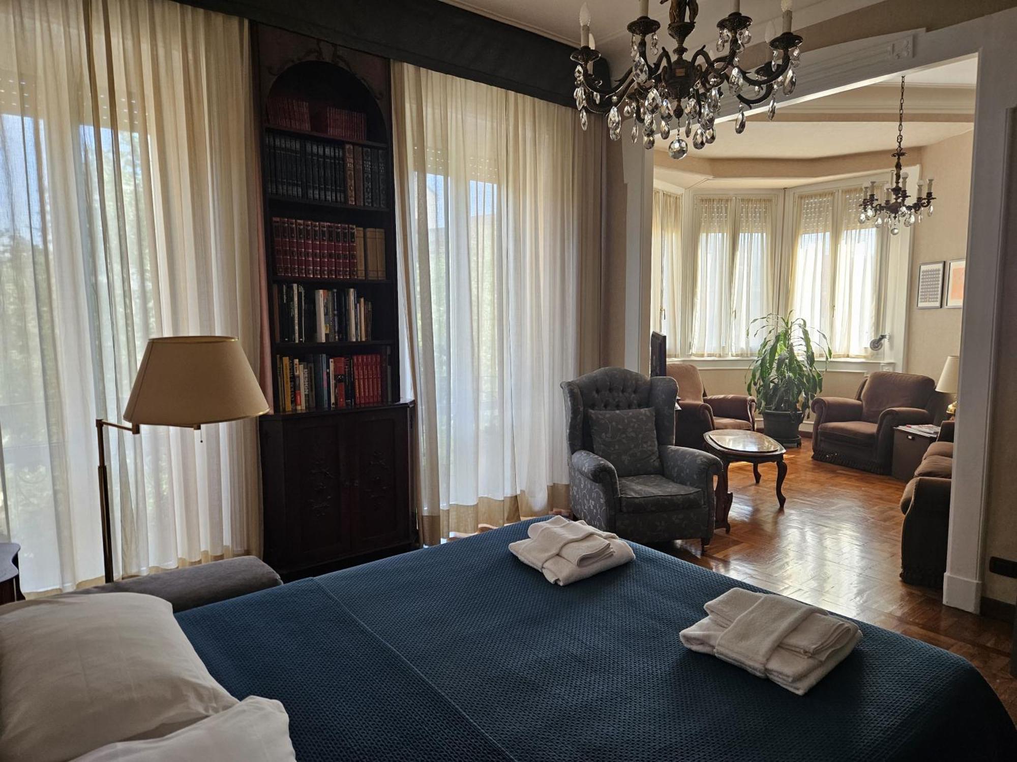 Homegallery - Elegante Appartamento Milanese Exteriér fotografie